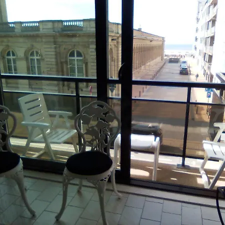 Met Zeezicht Οστένδη